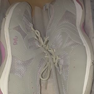 Women's gray ryka sneakers 9w